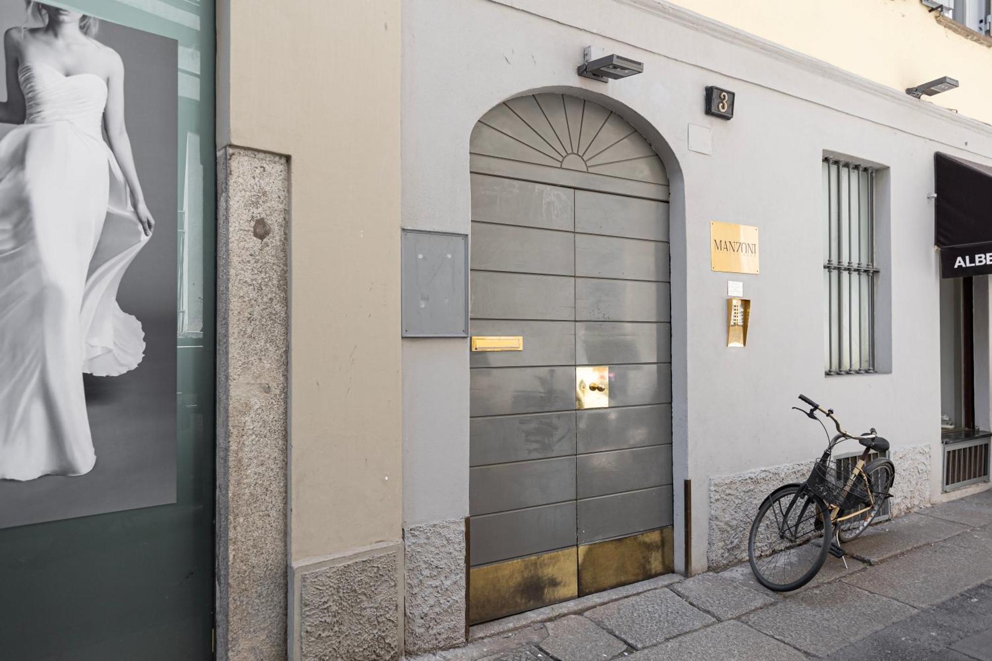 Elegante Bilocale In Montenapoleone - Brera Milan Exterior photo